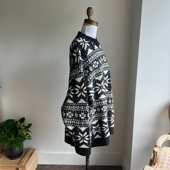 MENS 90’s VINTAGE VALENTINO JEANS ALPINE SWEATER BLACK AND WHITE - Picture 3 of 5